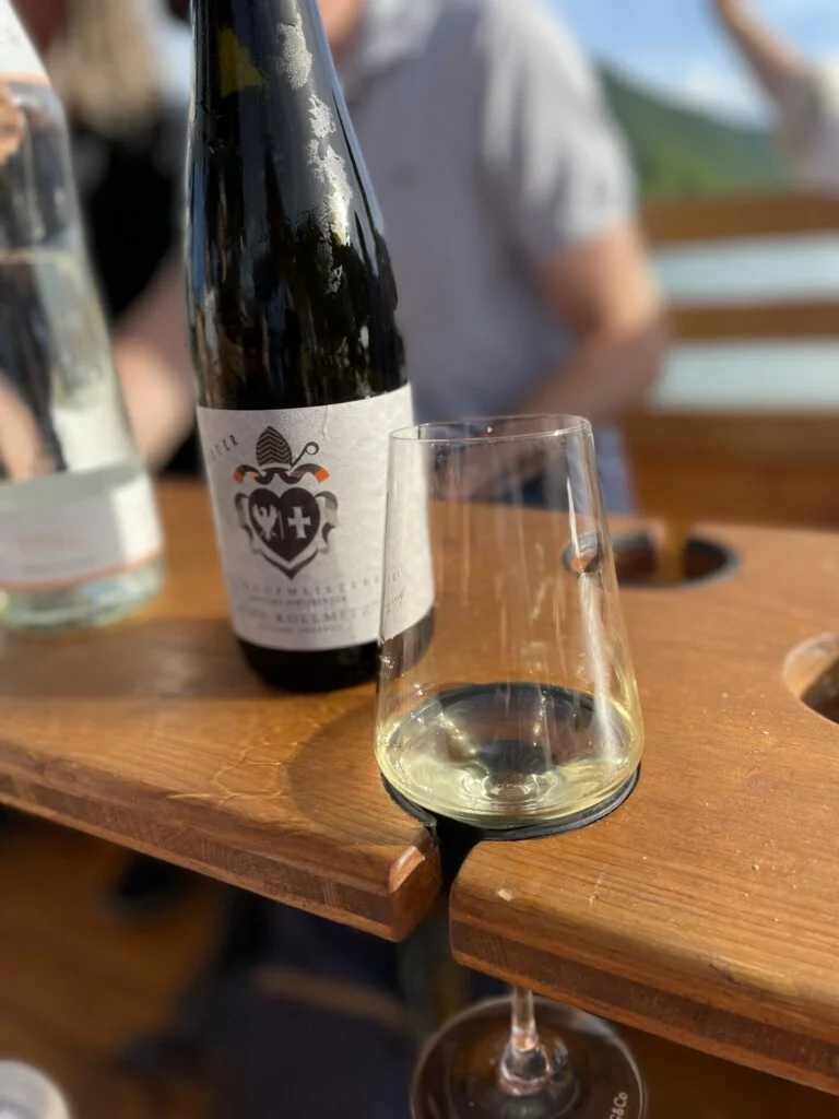 Relax on the Danube near Regensburg – Enjoy a glass of wine on a raft with the raft master